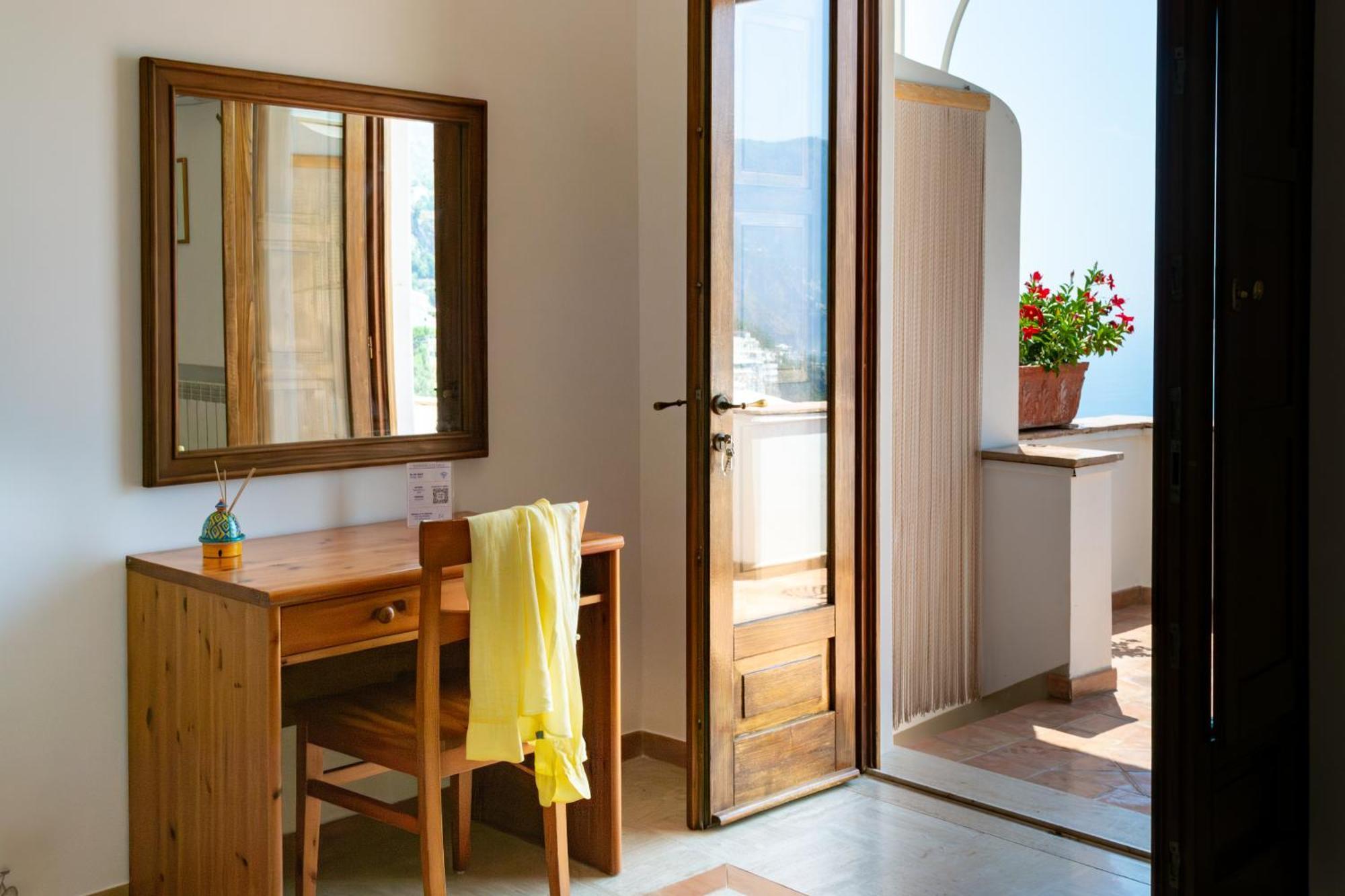 Residence Li Galli Praiano Extérieur photo